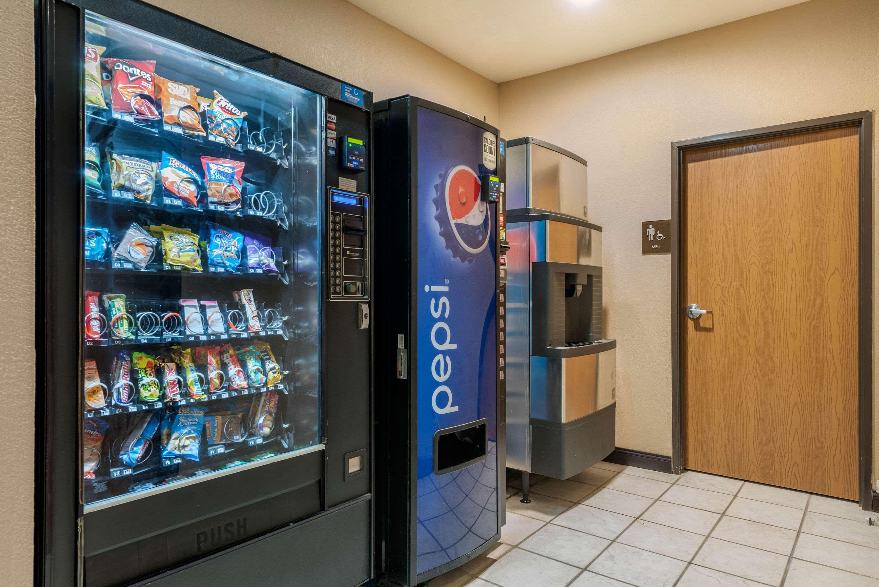 Comfort Inn Warren I-69 מראה חיצוני תמונה
